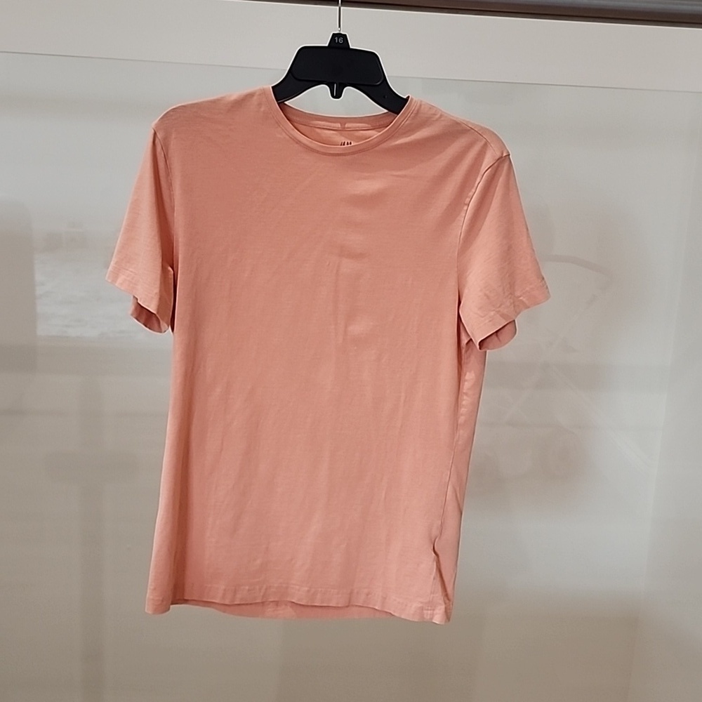 H&M boy's t-shirt. Size M